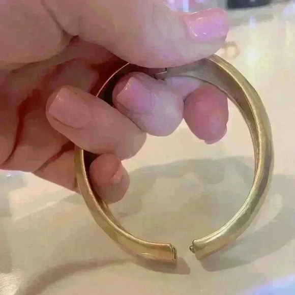 Stella and Dot gold hammered bracelet. Hinged and opens. Never worn. - Picture 3 of 4